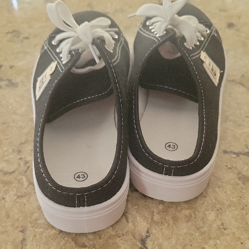 Black Canvas Mules by 1.2.3 - Picture 2 of 10